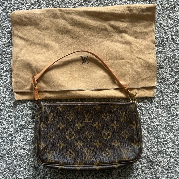 Louis Vuitton Brown Monogram Clutch - Picture 1 of 9